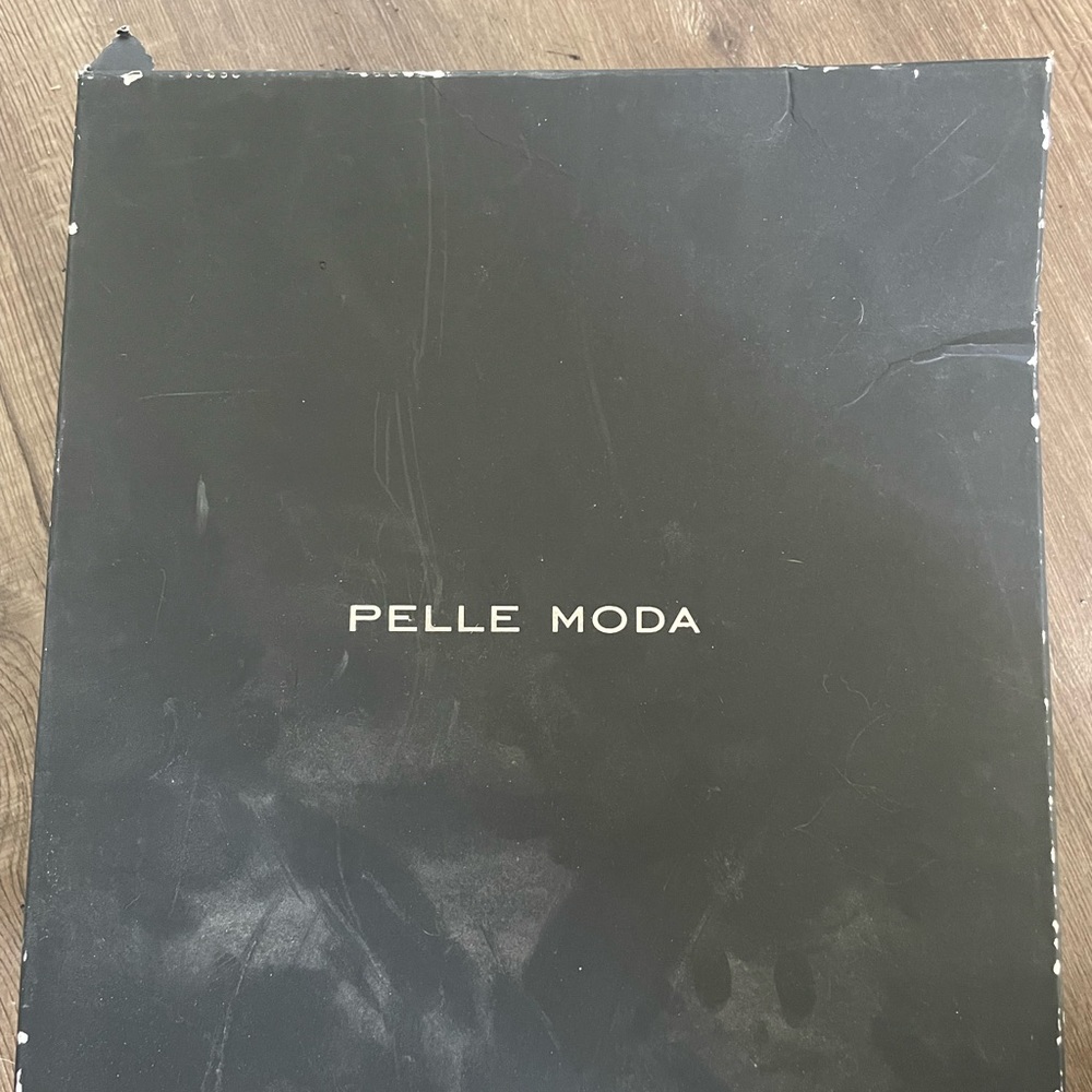 Pelle Moda heels